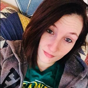 Meet your Posher, Alicia